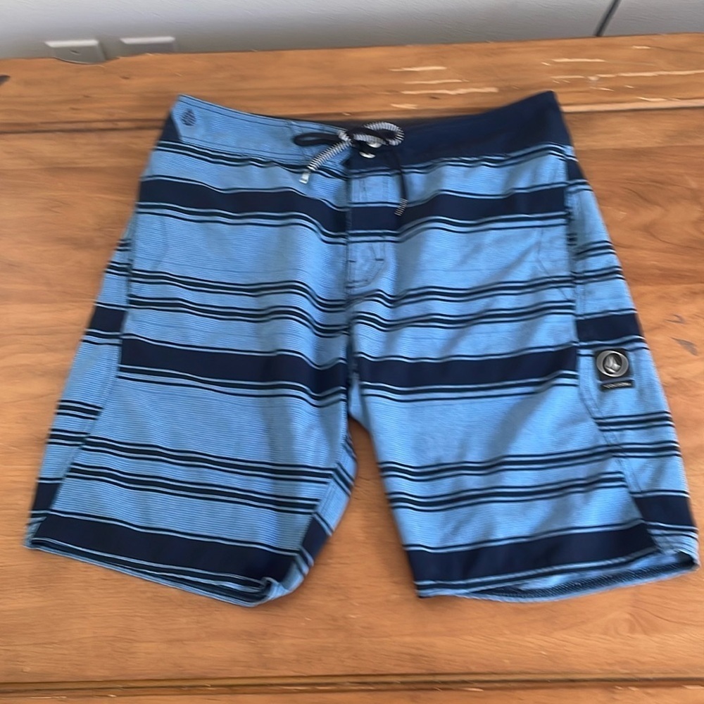Volcom Mod Tech Board Shorts Size 32